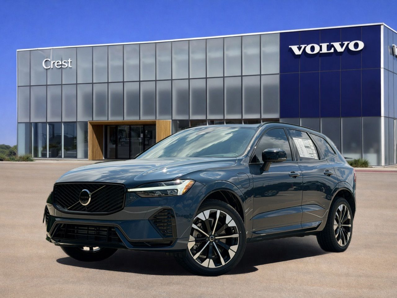 New 2026 Volvo XC60 plug-in hybrid T8 Plus
