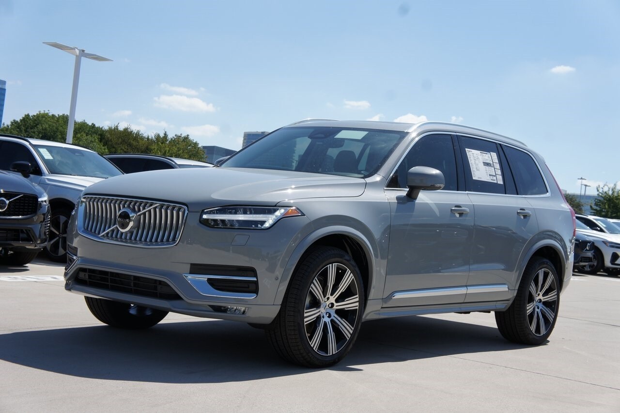 2025 Volvo XC90 Plus photo 2