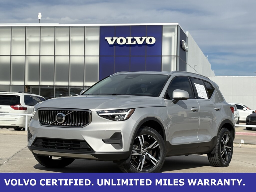 Certified 2025 Volvo XC40 B5 AWD SUV