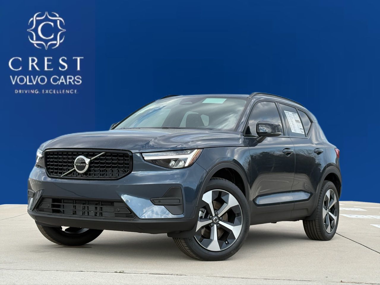 2026 Volvo XC40 B5 Core Dark AWD's photo