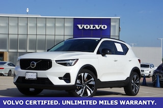 2023 Volvo XC40 B5 Plus Dark Theme SUV