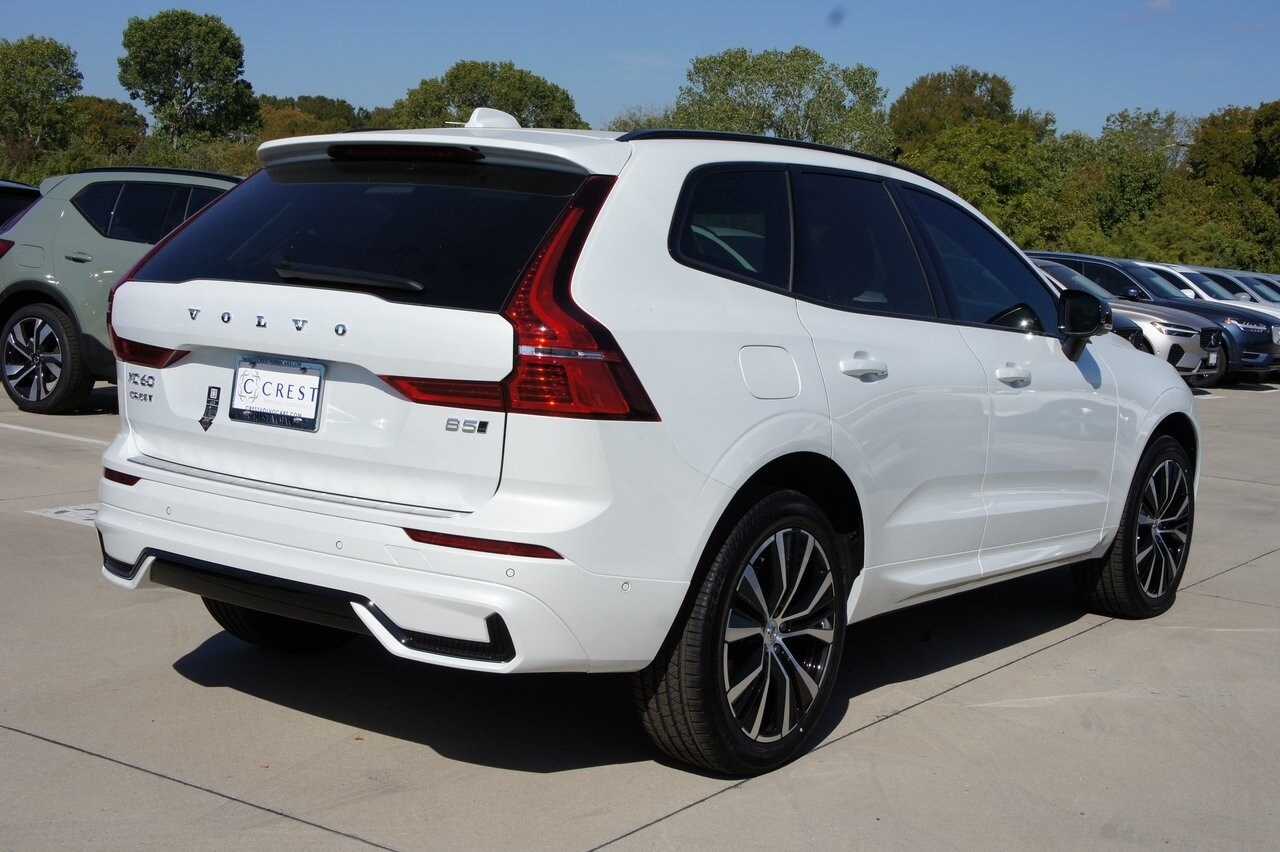2025 Volvo XC60 B5 Plus photo 4