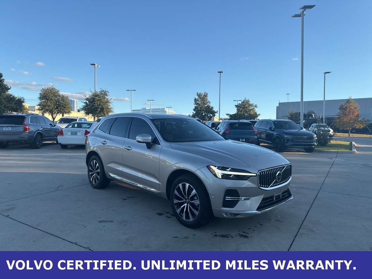 2023 Volvo XC60 B5 Plus photo 3