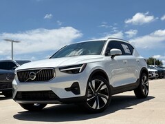 2025 Volvo XC40