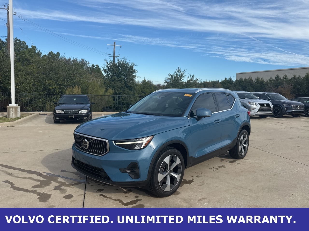 2023 Volvo XC40 Plus