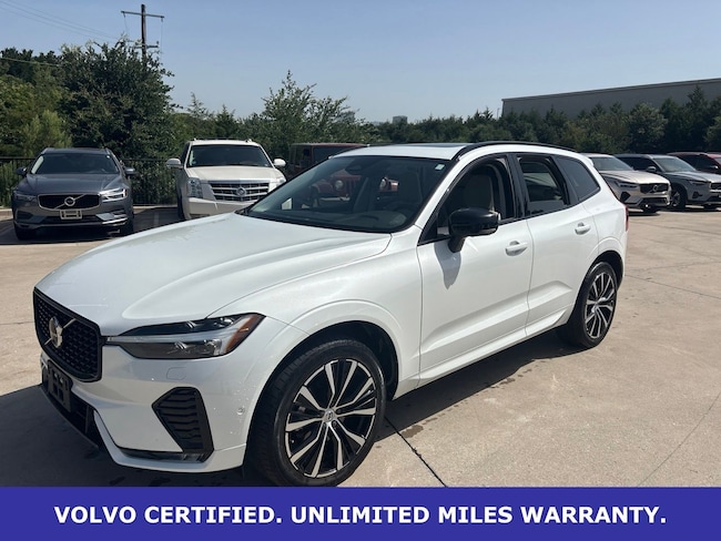 2024 Volvo XC60 B5 Plus Dark Theme AWD's photo