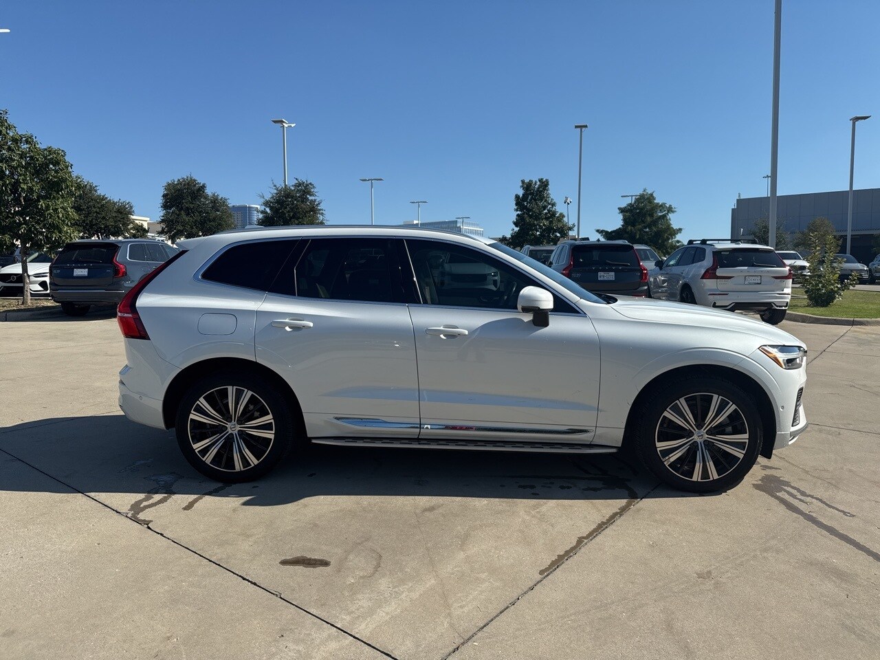 2022 Volvo XC60 Inscription photo 4