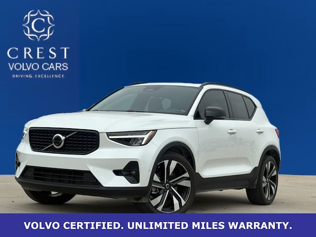 2023 Volvo XC40 B5 Plus Dark Theme SUV