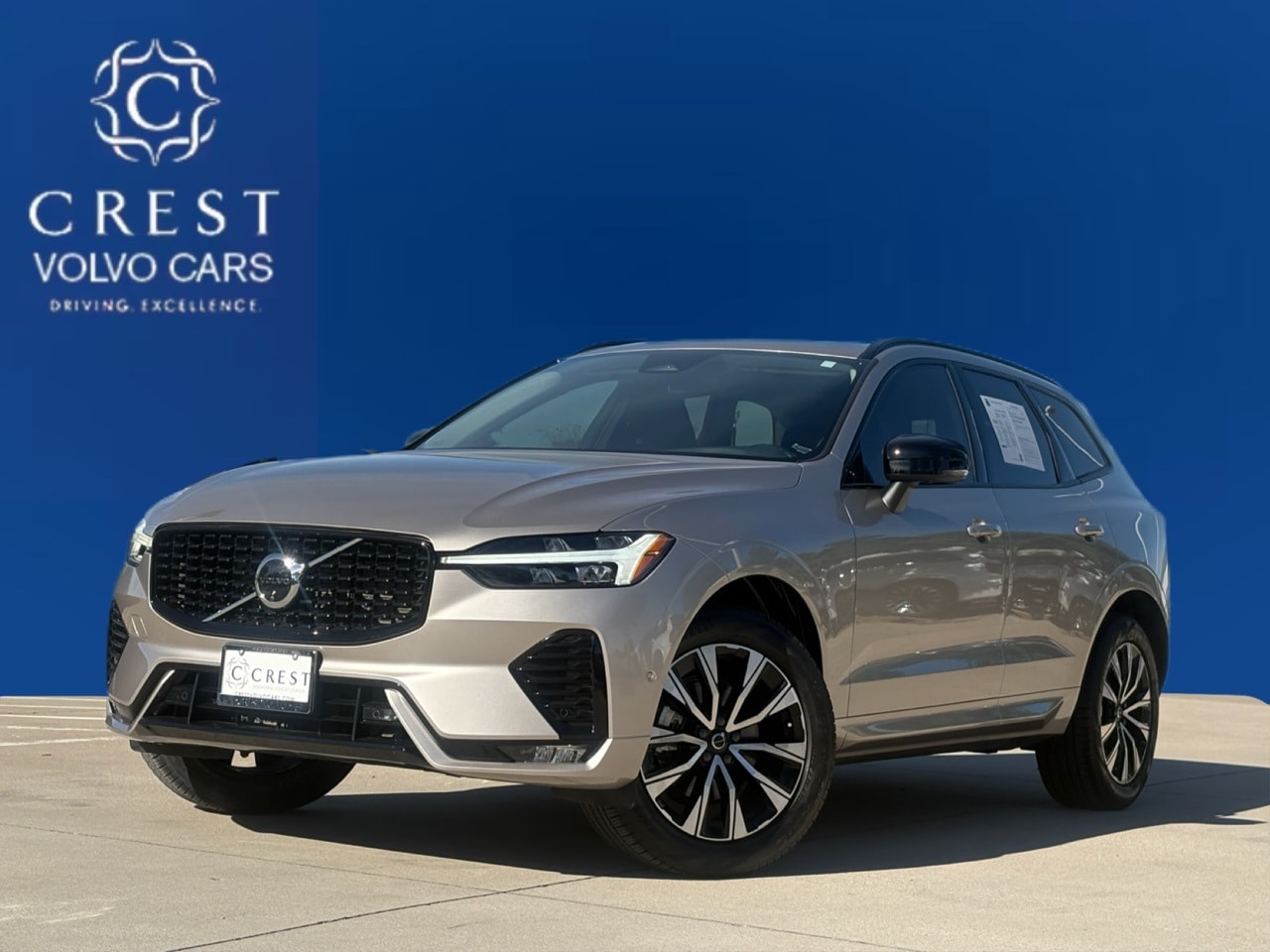 2025 Volvo XC60 Plus's photo