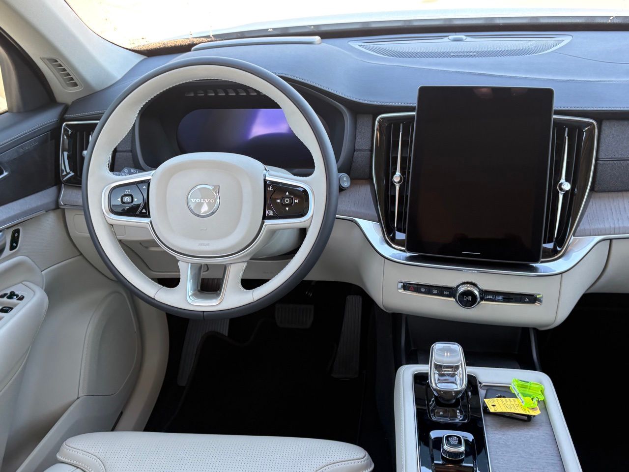 2026 Volvo XC90 Ultra - Photo 9