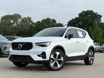 2026 Volvo XC40 B5 Plus AWD SUV