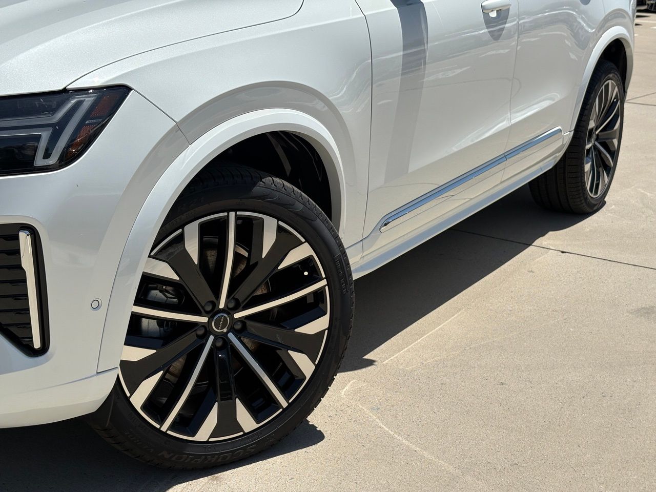 2026 Volvo XC90 Ultra - Photo 7