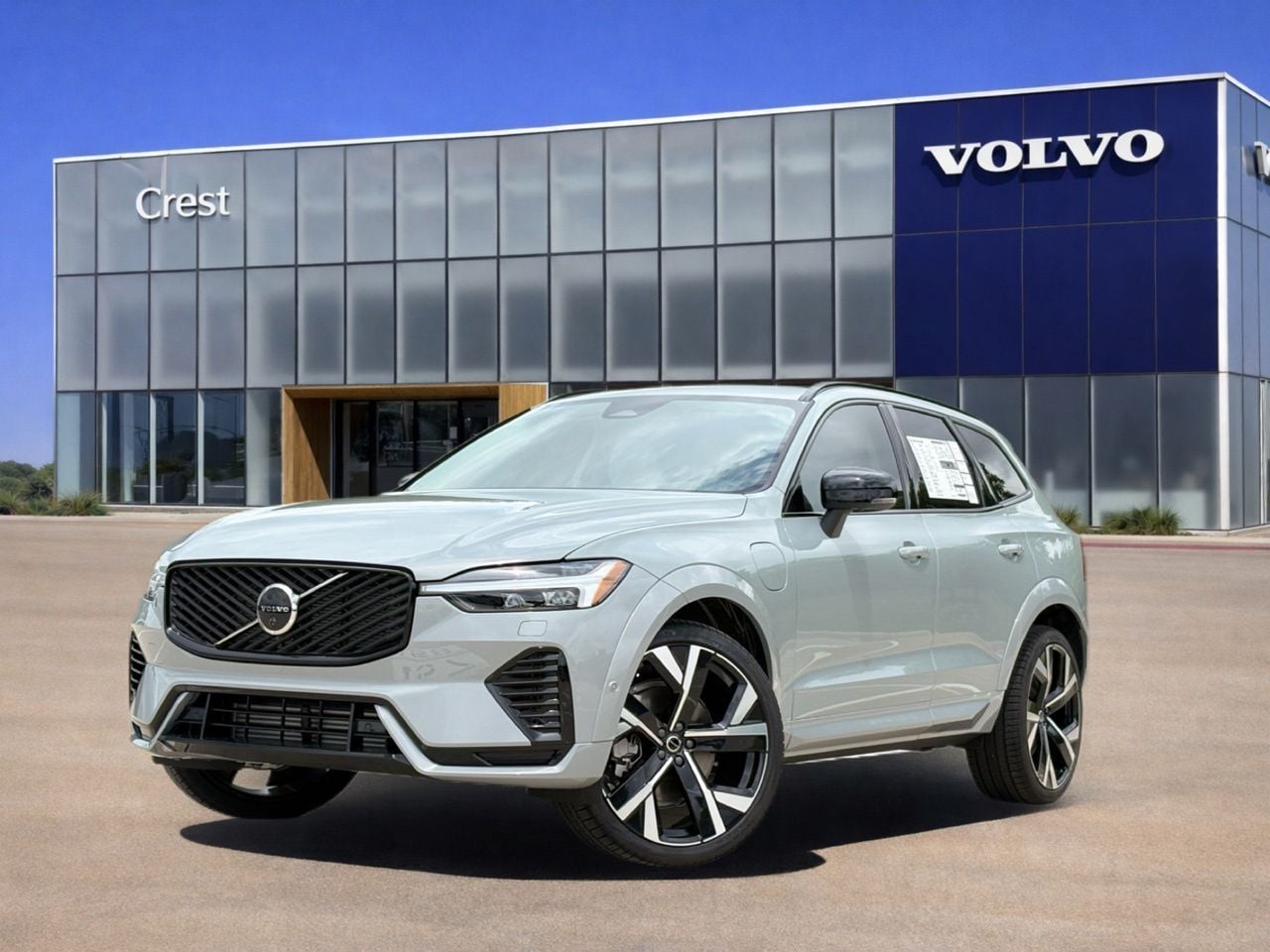 2026 Volvo XC60 T8 Ultra Dark AWD's photo