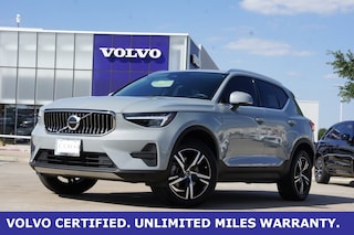 2025 Volvo XC40 B5 AWD SUV
