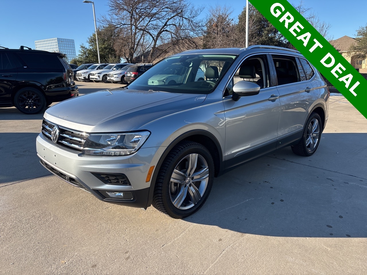 2021 Volkswagen Tiguan SEL's photo