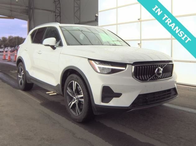 2025 Volvo XC40's photo