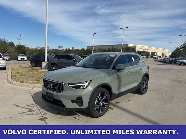 2025 Volvo XC40 B5 AWD SUV