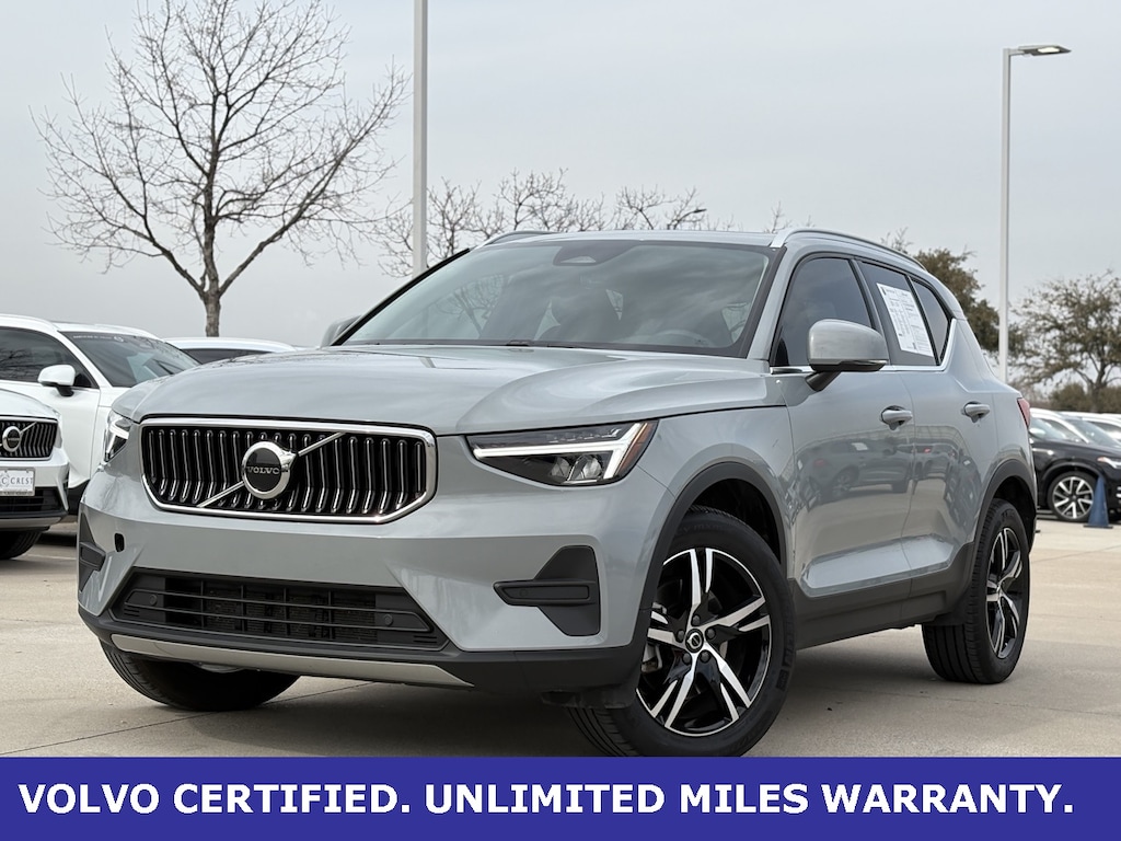Certified 2025 Volvo XC40 B5 AWD SUV