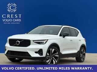 2023 Volvo XC40 B5 Plus Dark Theme SUV