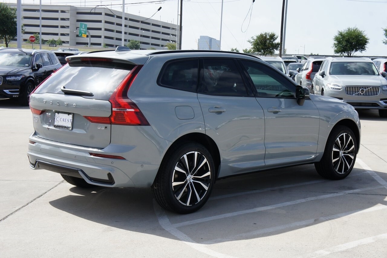 2025 Volvo XC60 B5 Plus photo 4