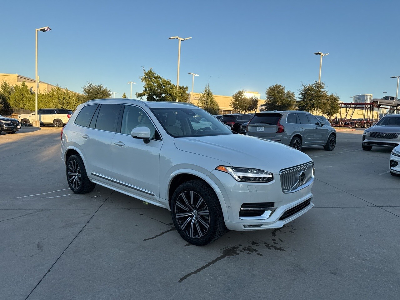 2024 Volvo XC90 AWD Plus photo 2