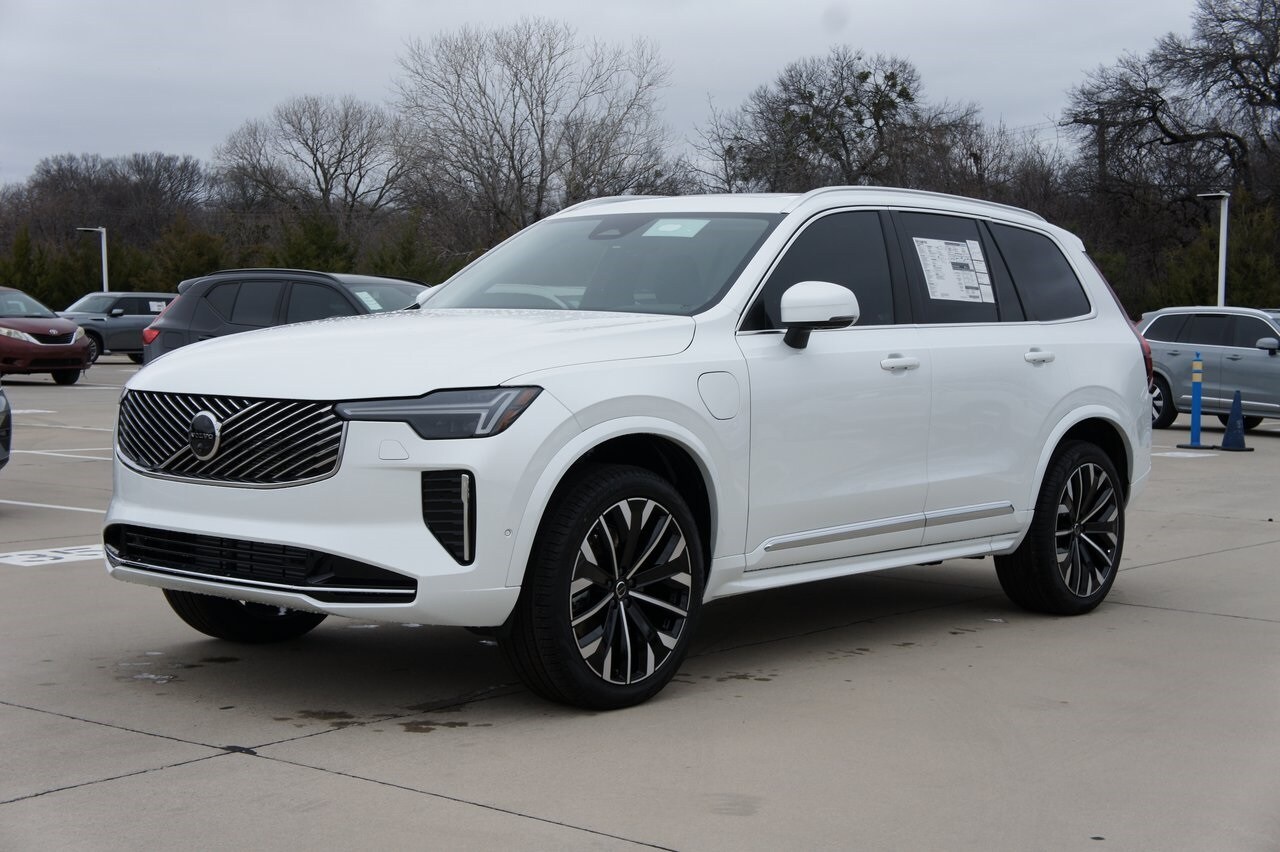 2025 Volvo XC90 T8 Plus photo 2