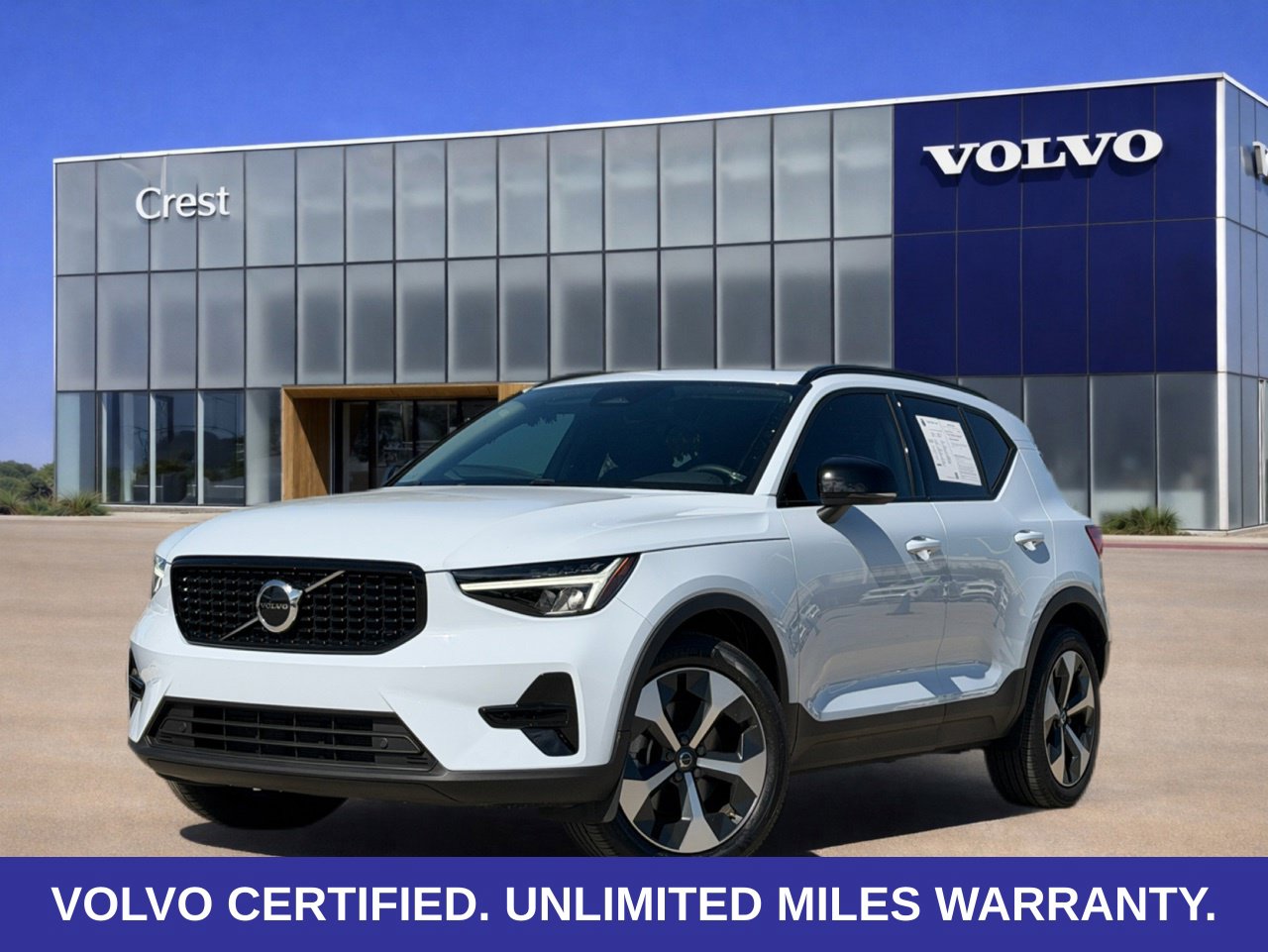 2024 Volvo XC40 B5 Dark Theme AWD SUV