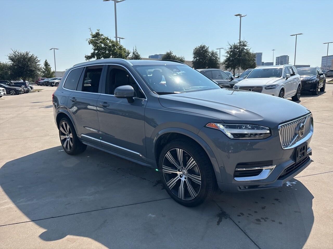 2023 Volvo XC90 AWD Ultimate photo 2