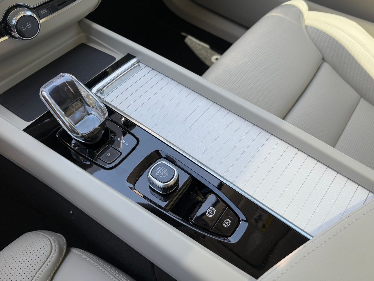 2026 Volvo XC60 Ultra - Photo 14