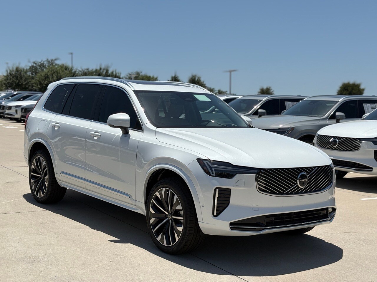 2026 Volvo XC90 photo 3