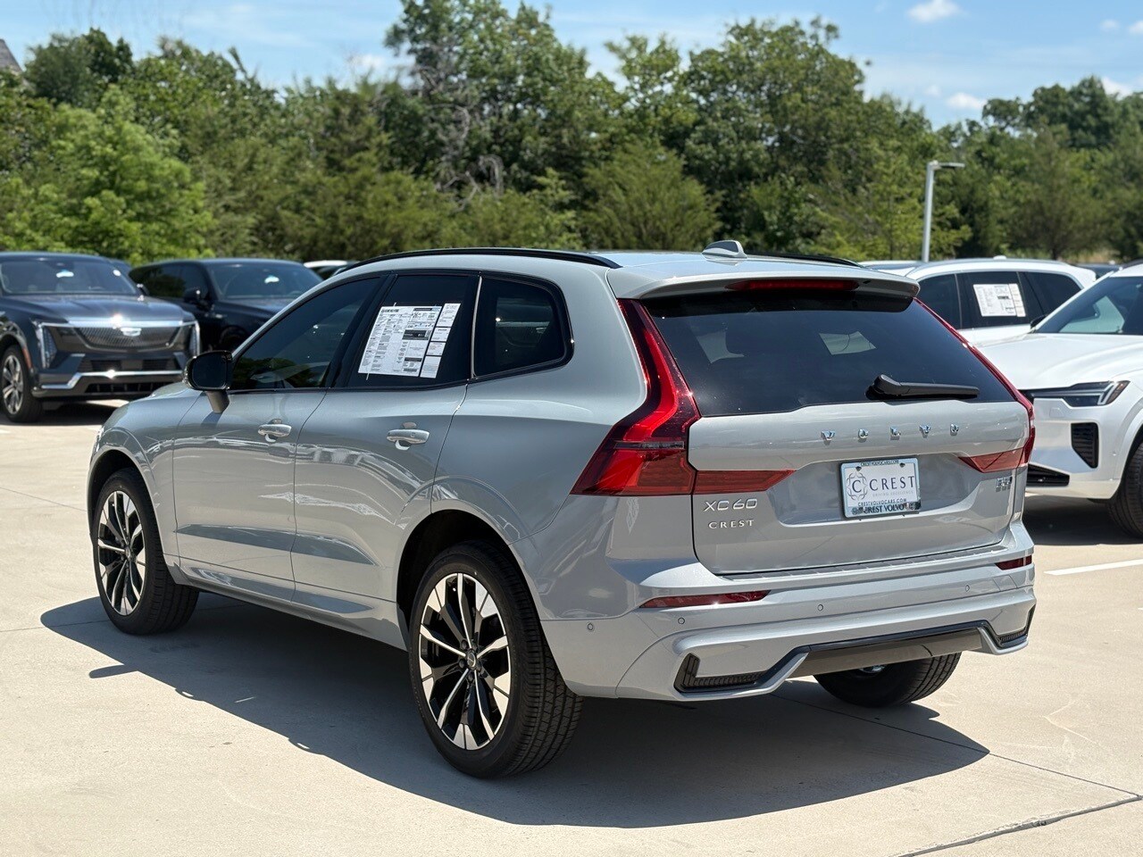 2026 Volvo XC60 B5 Plus photo 4