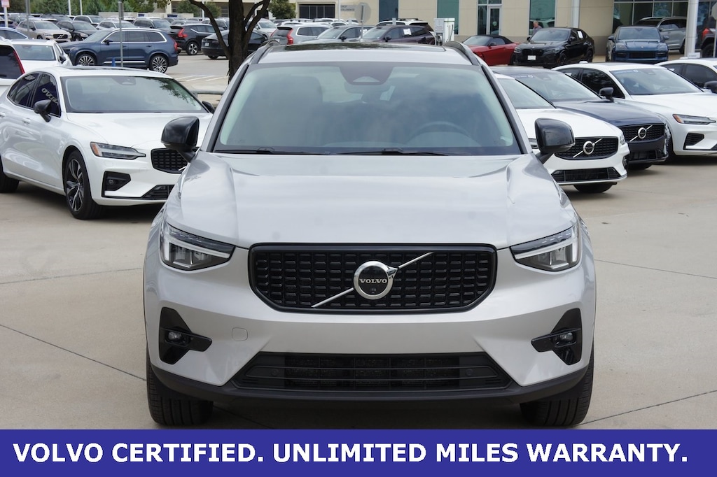 Certified 2025 Volvo XC40 B5 Plus Dark Theme SUV