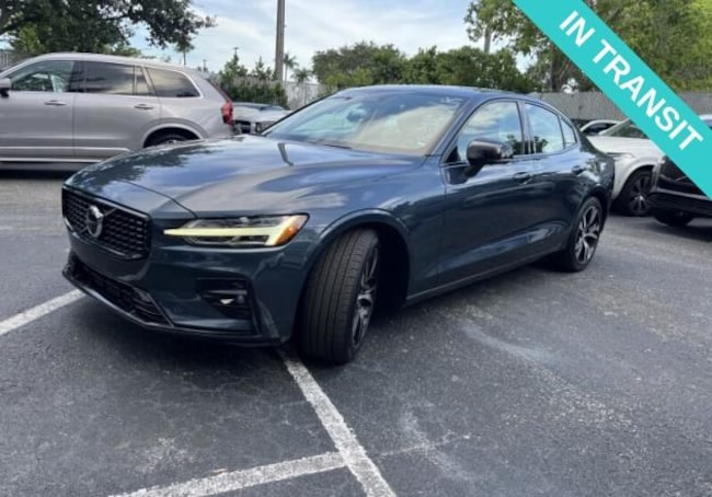 2024 Volvo S60 B5 Plus Dark Theme Sedan