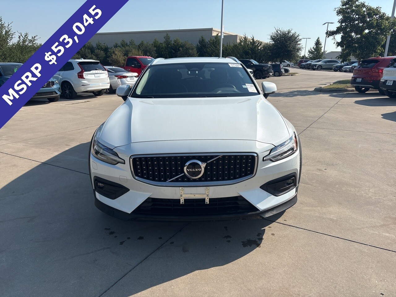 2025 Volvo V60 Cross Country B5 Plus photo 2