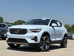2025 Volvo XC40