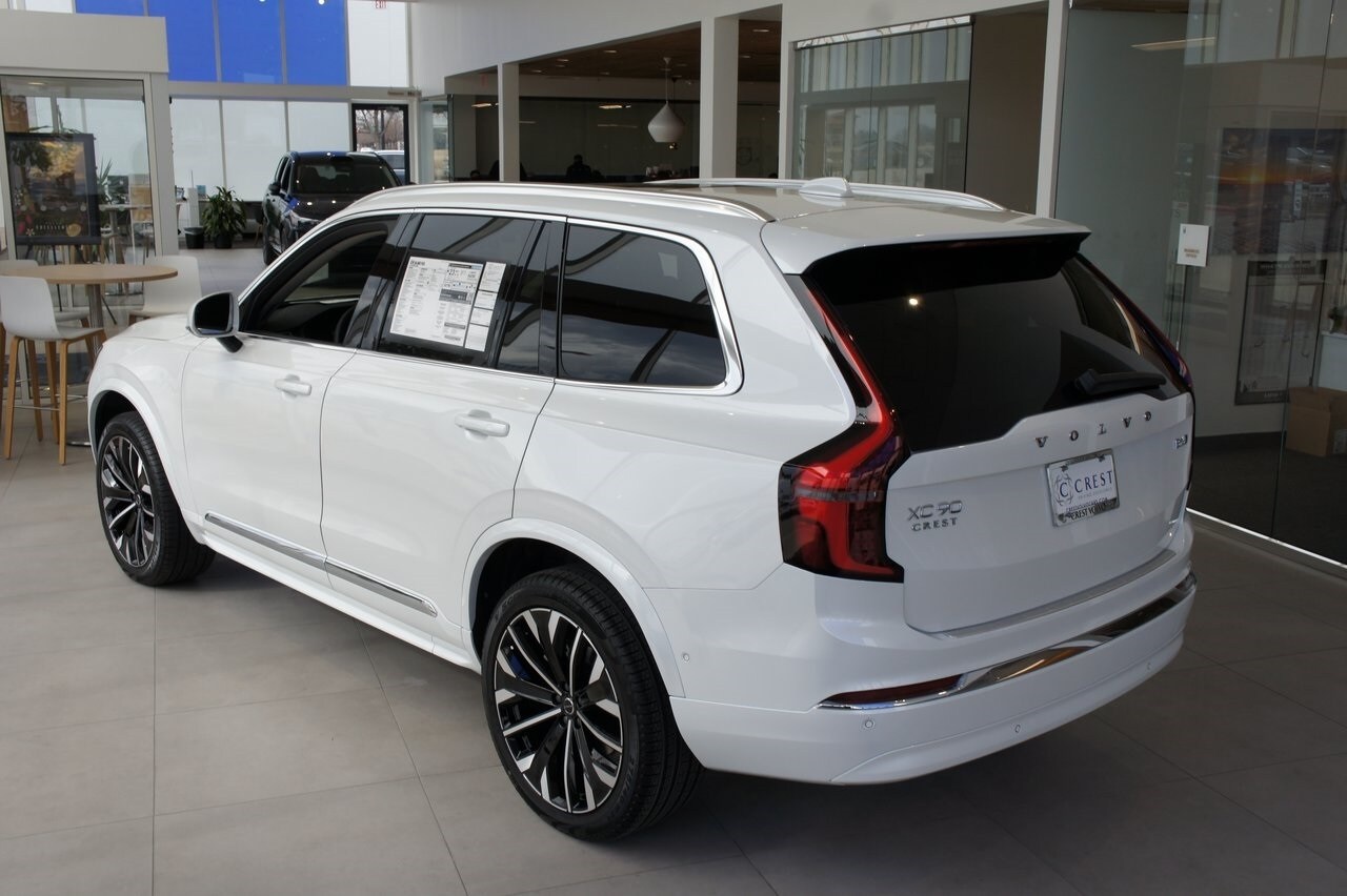 2025 Volvo XC90 Plus photo 3