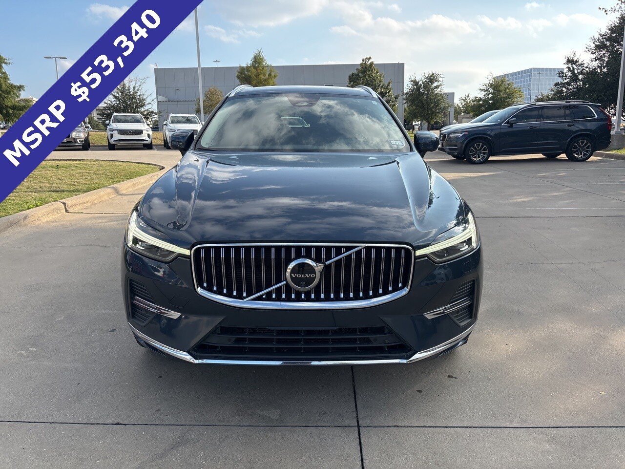 2023 Volvo XC60 B5 Plus photo 2