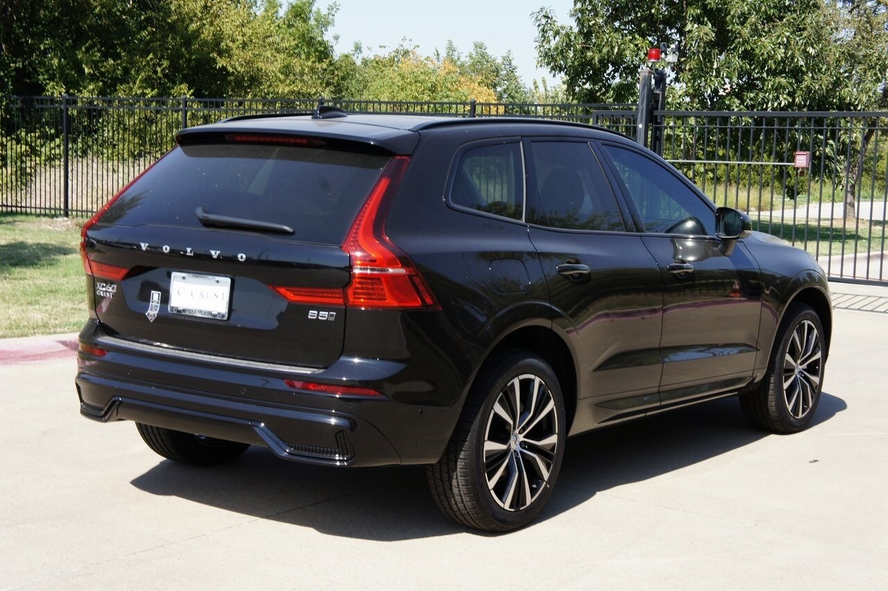 2025 Volvo XC60 B5 Plus photo 4