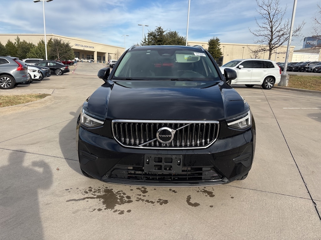 Certified 2025 Volvo XC40 B5 AWD SUV