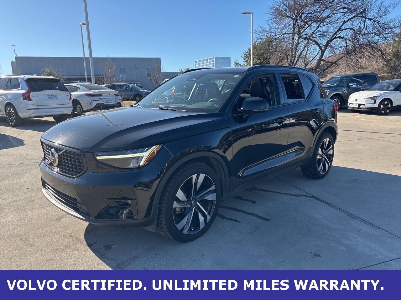 2023 Volvo XC40 Plus's photo