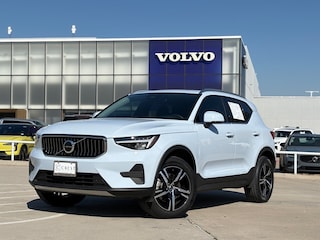 2025 Volvo XC40 B5 AWD SUV