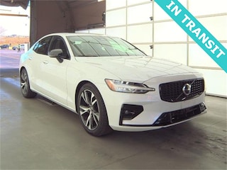 2024 Volvo S60 B5 Dark Theme Sedan