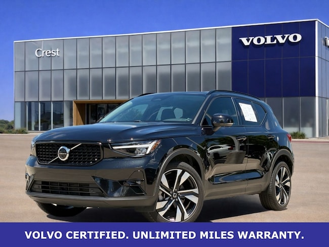 2025 Volvo XC40 B5 Plus Dark Theme SUV