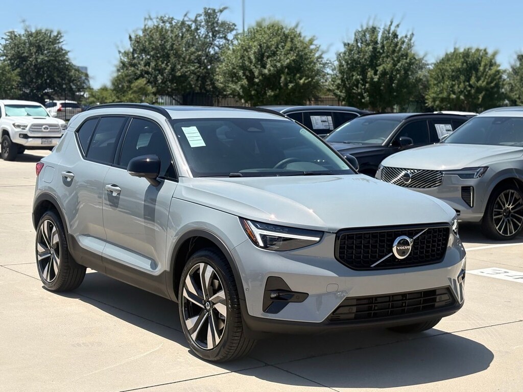 Certified 2026 Volvo XC40 B4 Plus SUV