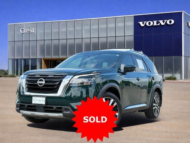 2024 Nissan Pathfinder Platinum 2WD's photo