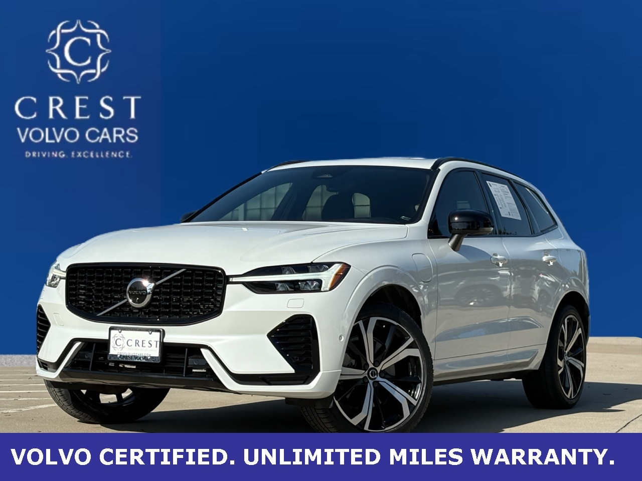 2022 Volvo XC60 R-Design's photo