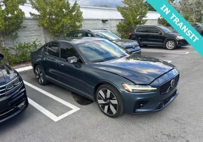 2024 Volvo S60 Recharge Plug-In Hybrid T8 Plus Dark Theme Sedan