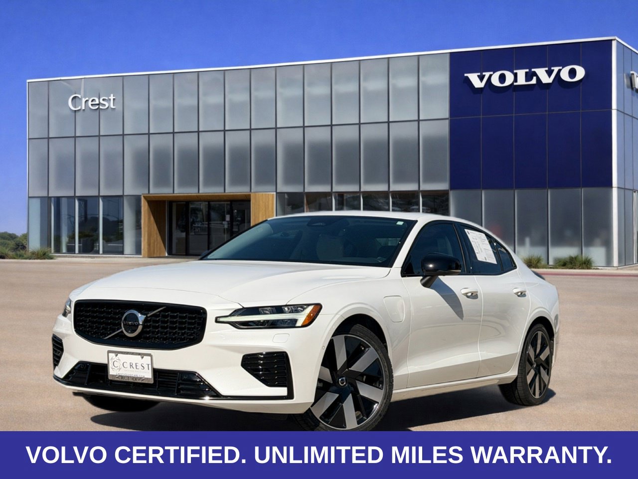 2024 Volvo S60 Recharge Plug-In Hybrid T8 Plus Dark Theme Sedan