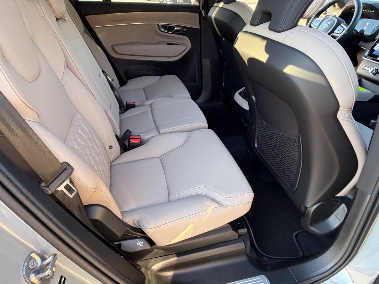 2026 Volvo XC90 Plus - Photo 22