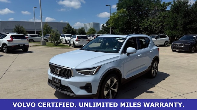 2025 Volvo XC40 B5 Plus Bright Theme SUV